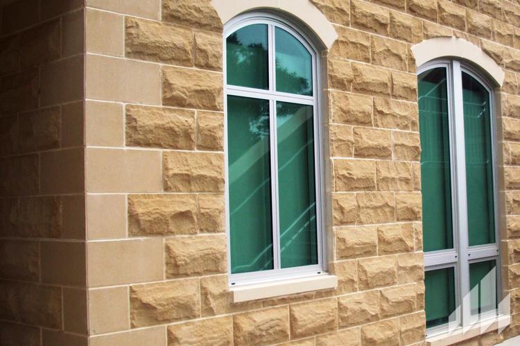 Full-Bed-Stone-Renaissance-Georgia-Cafe-6