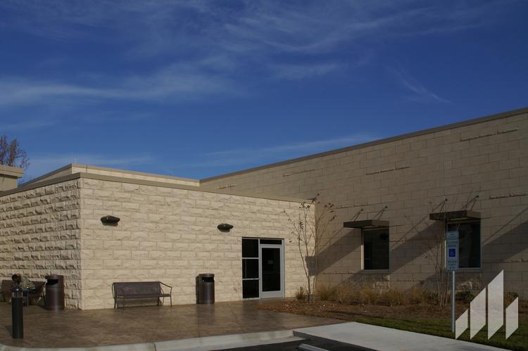 Full-Bed-Stone-Renaissance-Georgia-Oak-Ridge-3